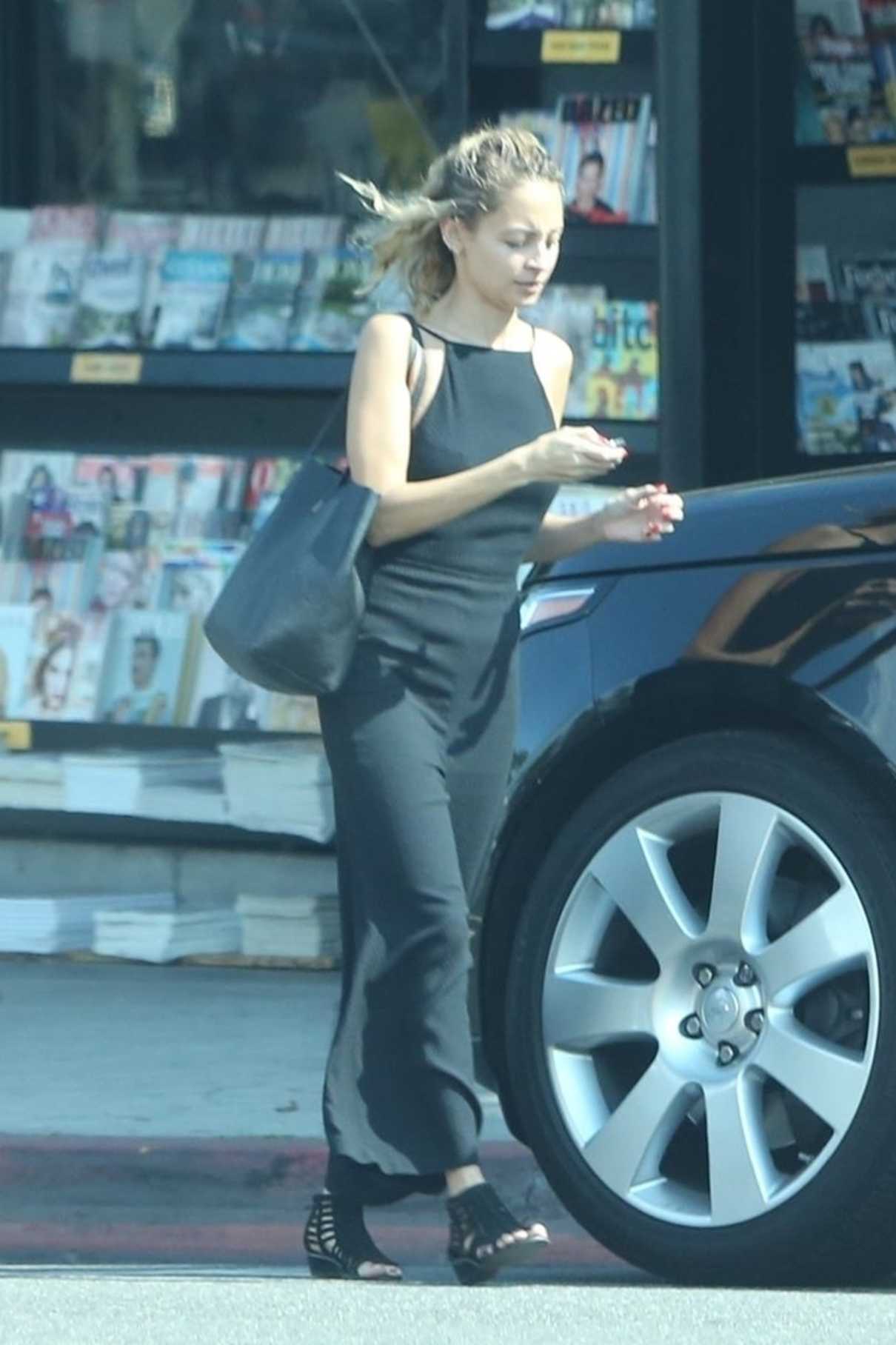 Nicole Richie Was Seen Out in West Hollywood 09/02/2017-3