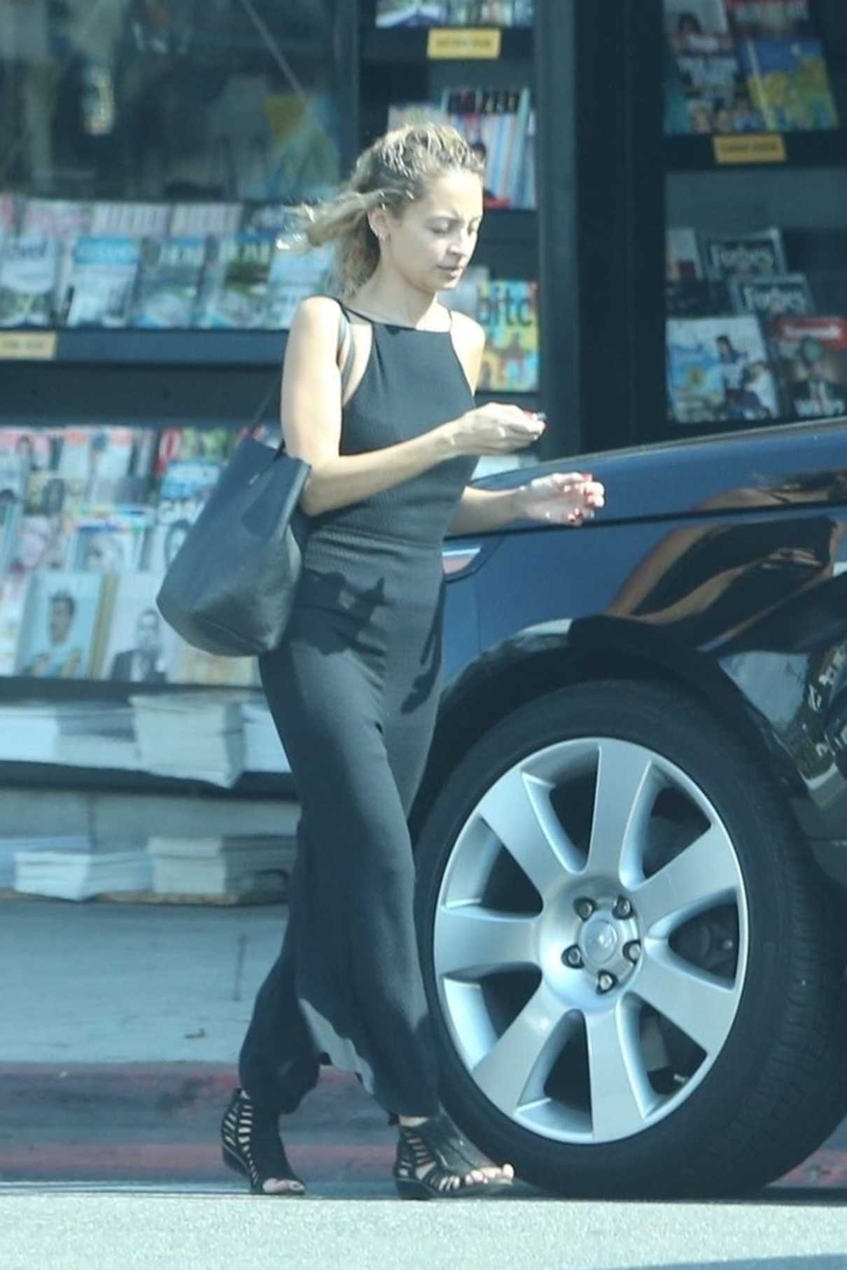 Nicole Richie Was Seen Out in West Hollywood 09/02/2017-4