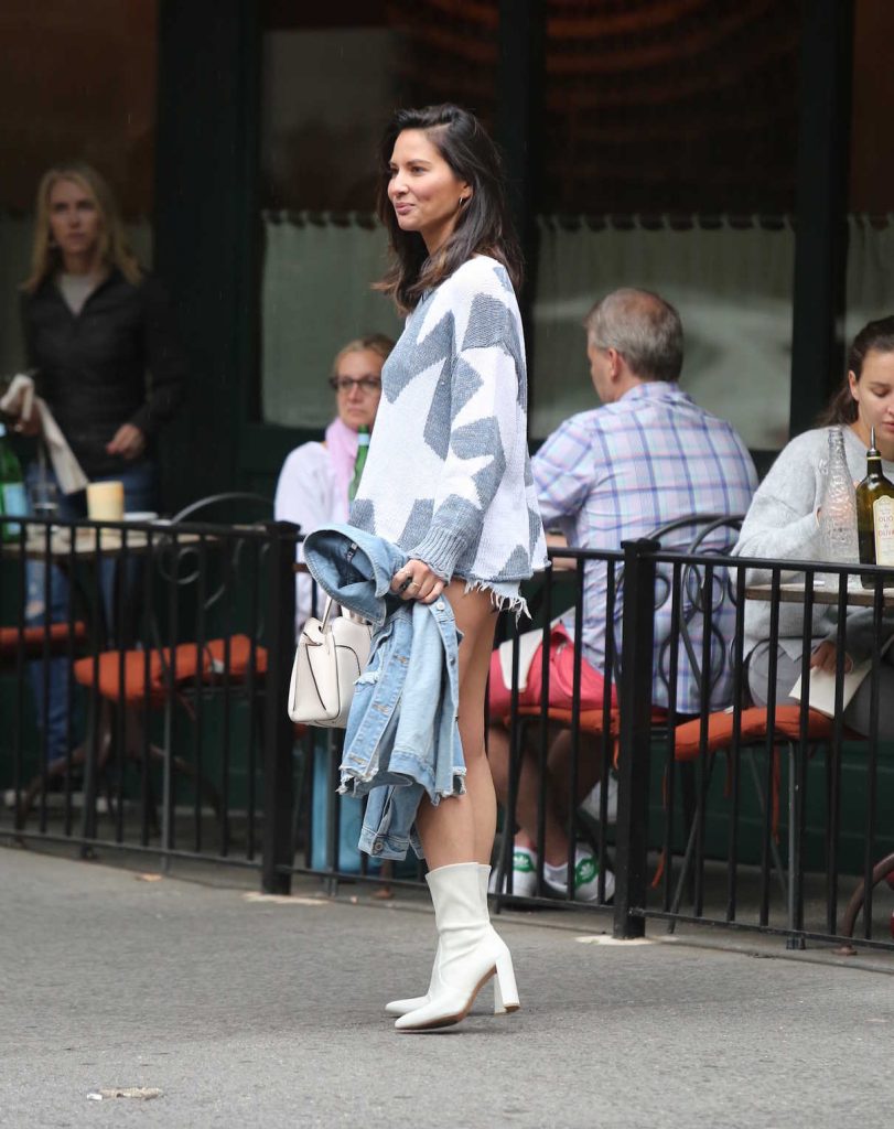 Olivia Munn Having Lunch With Trevor Noah in the West Village, NYC 09/02/2017-1