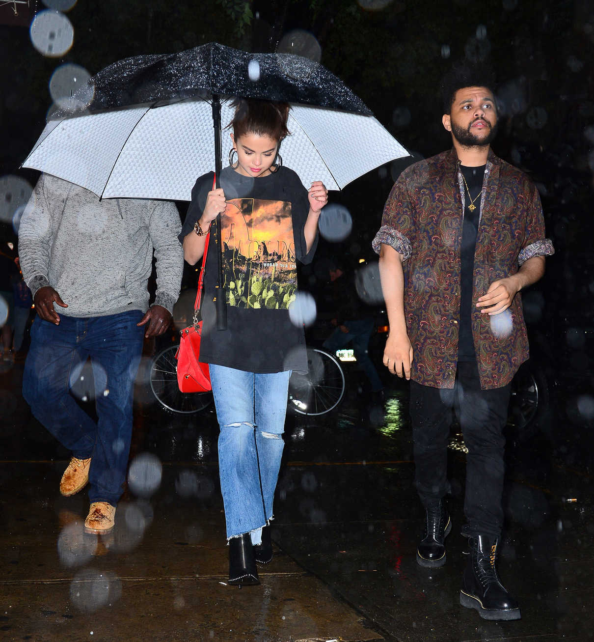 Selena Gomez Goes to Dinner Under the Rain With The Weeknd in NYC 09/02/2017-3