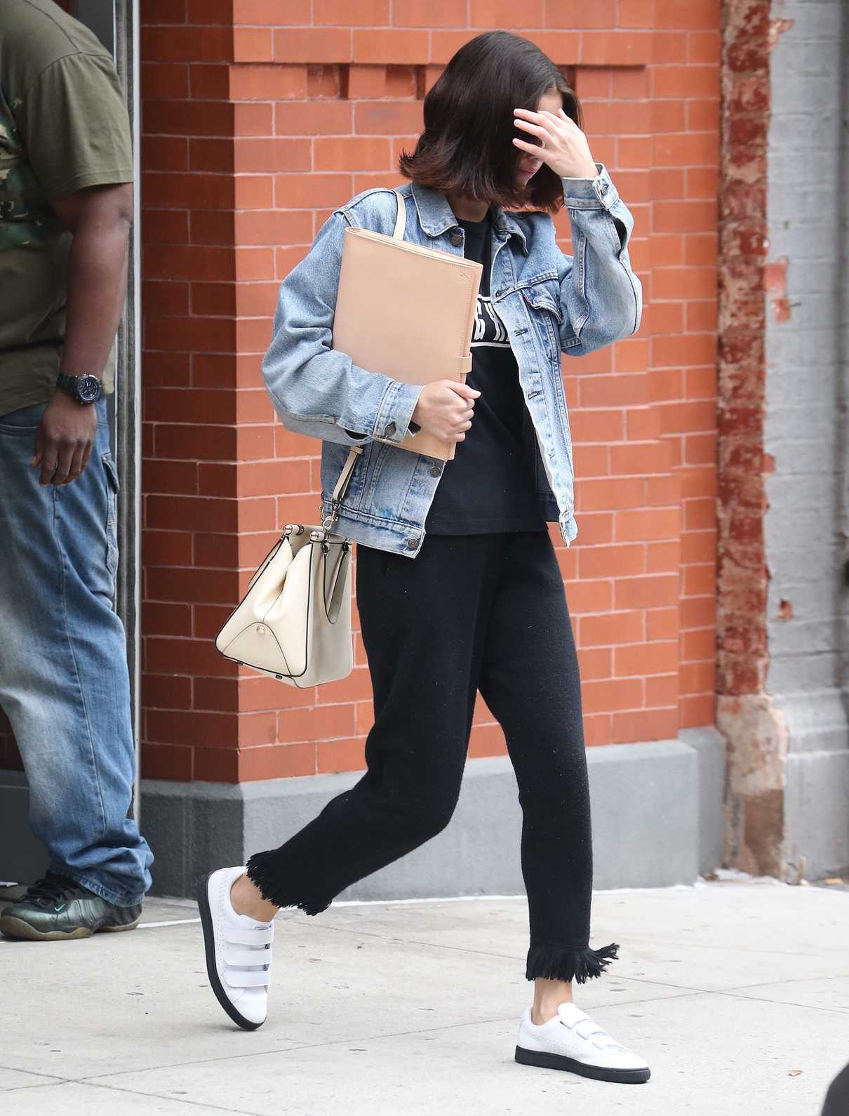 Selena Gomez Leaves Her Apartment in New York 09/18/2017-2