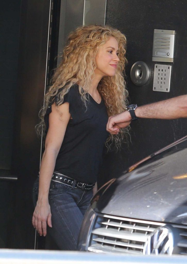 Shakira Leaves an Office Building in Barcelona 09/27/2017-1