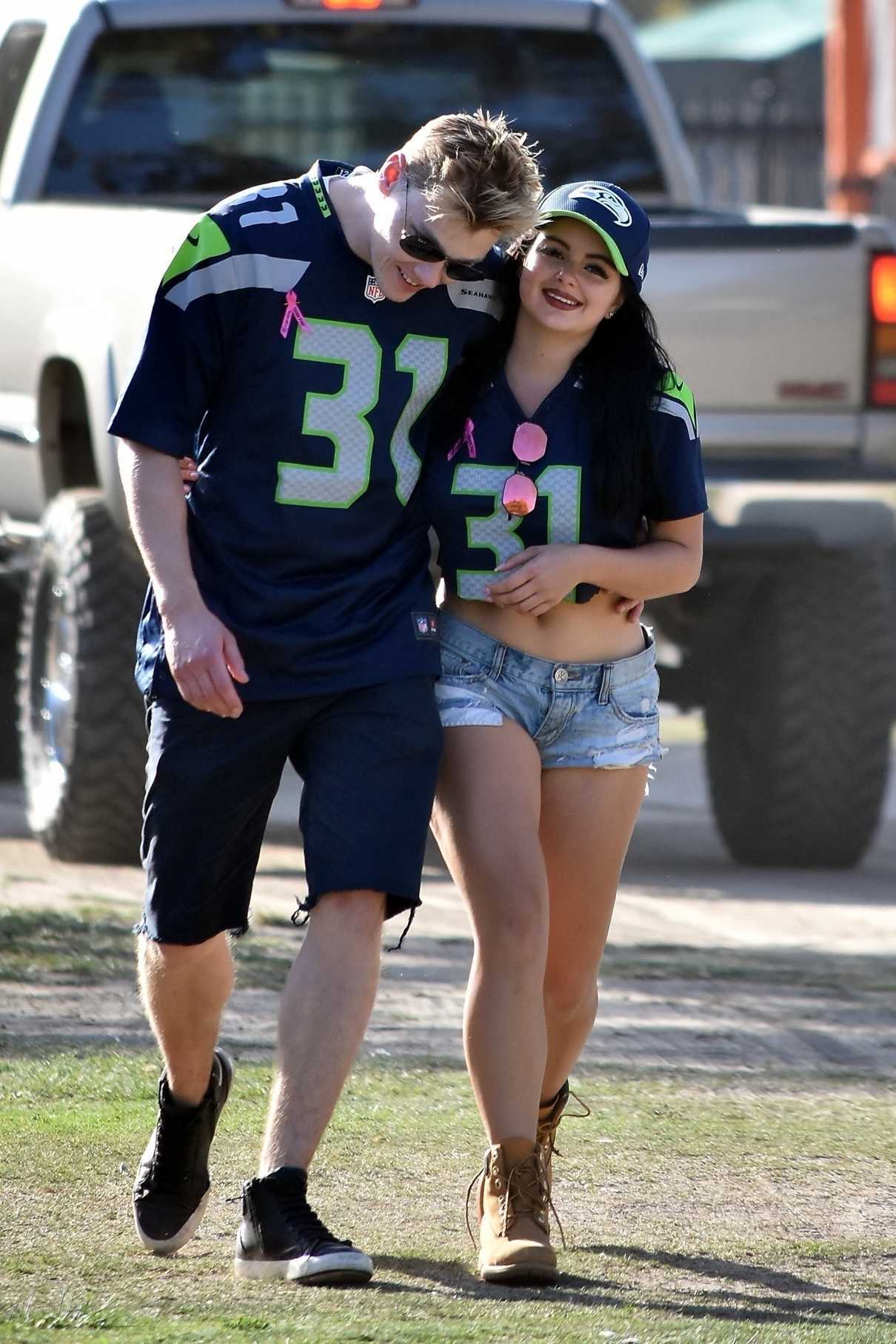 Ariel Winter Arrives at Los Angeles Rams vs Seattle Seahawks Game at Los Angeles Memorial Coliseum 10/08/2017-5