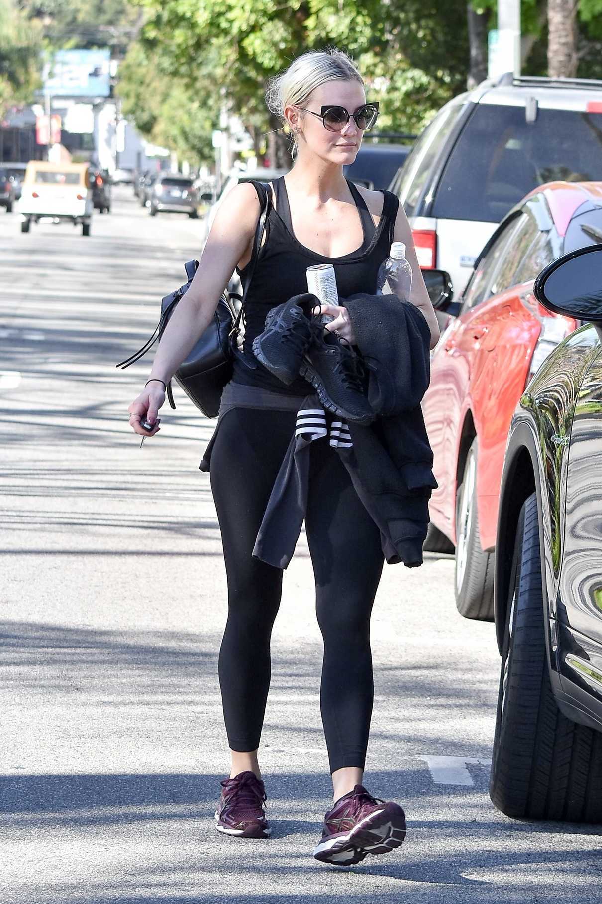 Ashlee Simpson Leaves the Gym in Los Angeles 10/23/2017-4