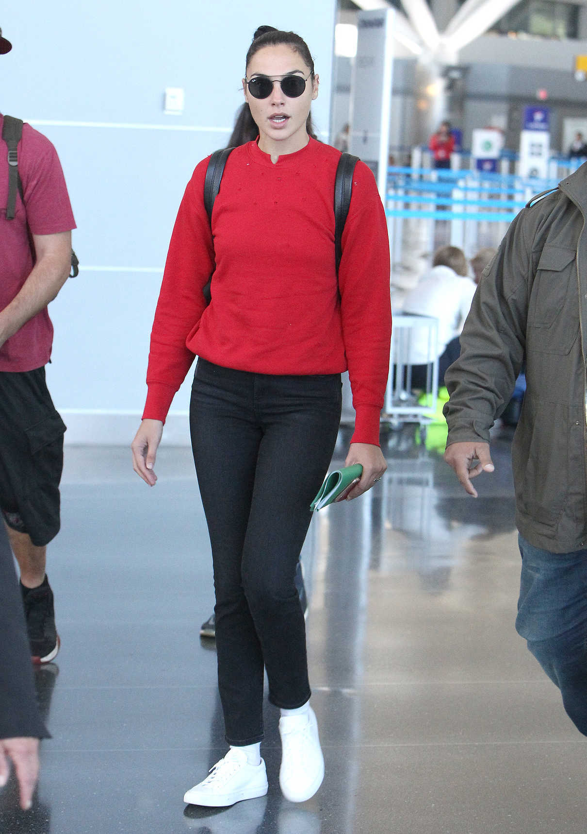 Gal Gadot Was Seen at JFK Airport in New York 10/01/2017-2