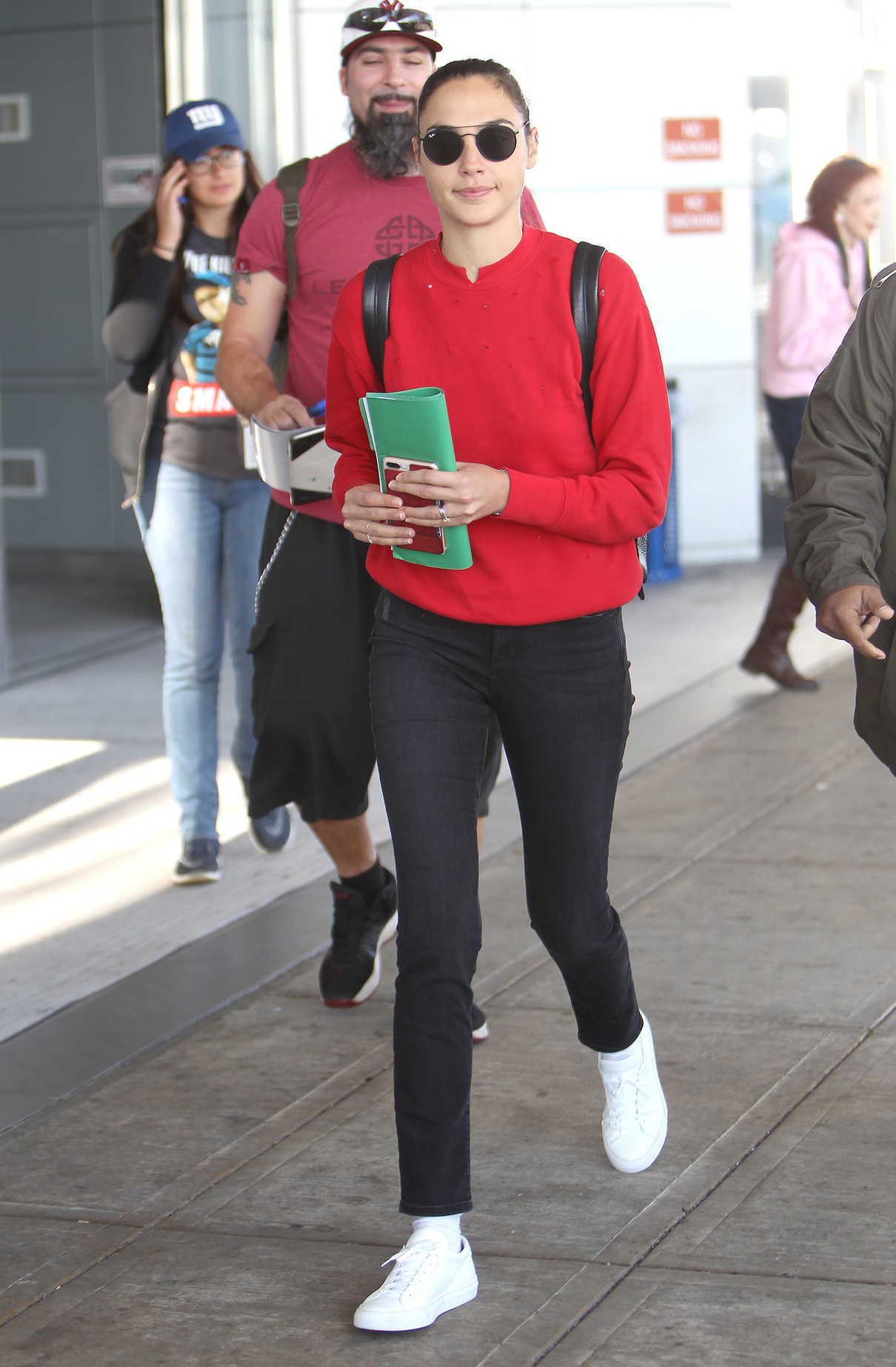 Gal Gadot Was Seen at JFK Airport in New York 10/01/2017-3