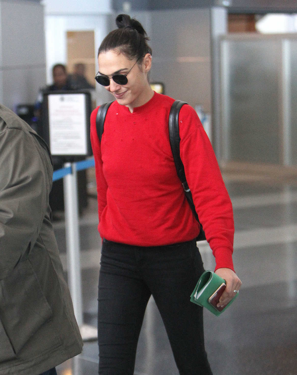 Gal Gadot Was Seen at JFK Airport in New York 10/01/2017-5