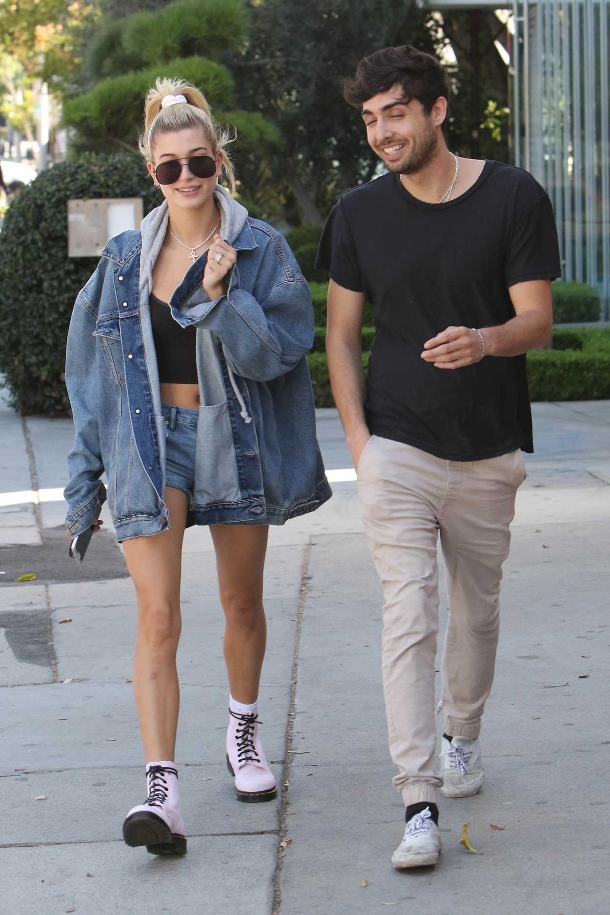Hailey Baldwin Was Seen With a Friend on Melrose in Los Angeles 10/10/2017-2