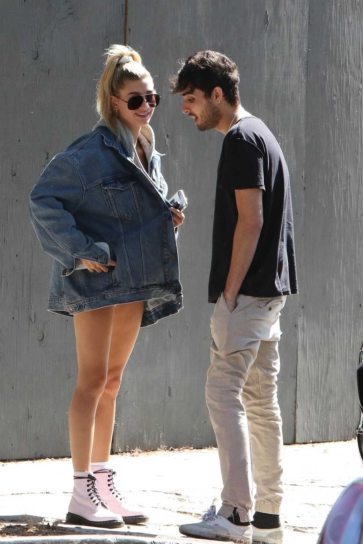 Hailey Baldwin Was Seen With a Friend on Melrose in Los Angeles 10/10/2017-5