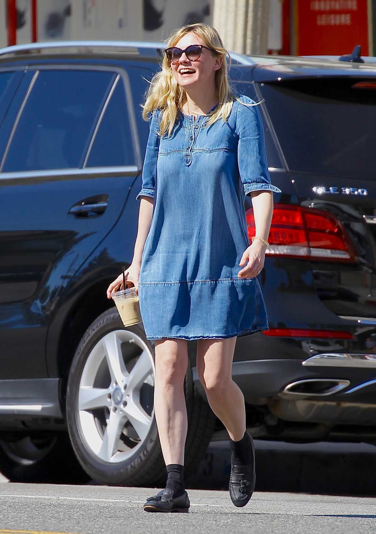 Kirsten Dunst Was Seen Out in Studio City 10/06/2017-3