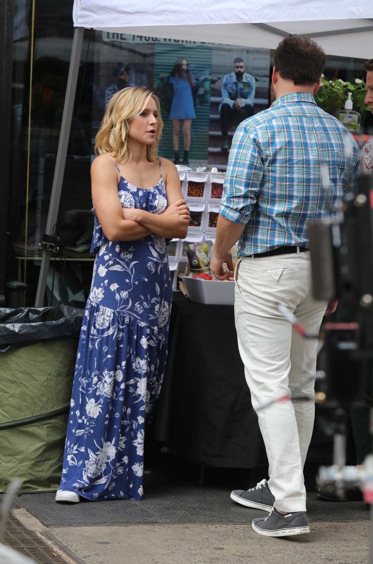 Kristen Bell on the Set of Like Father in New York 09/30/2017-3