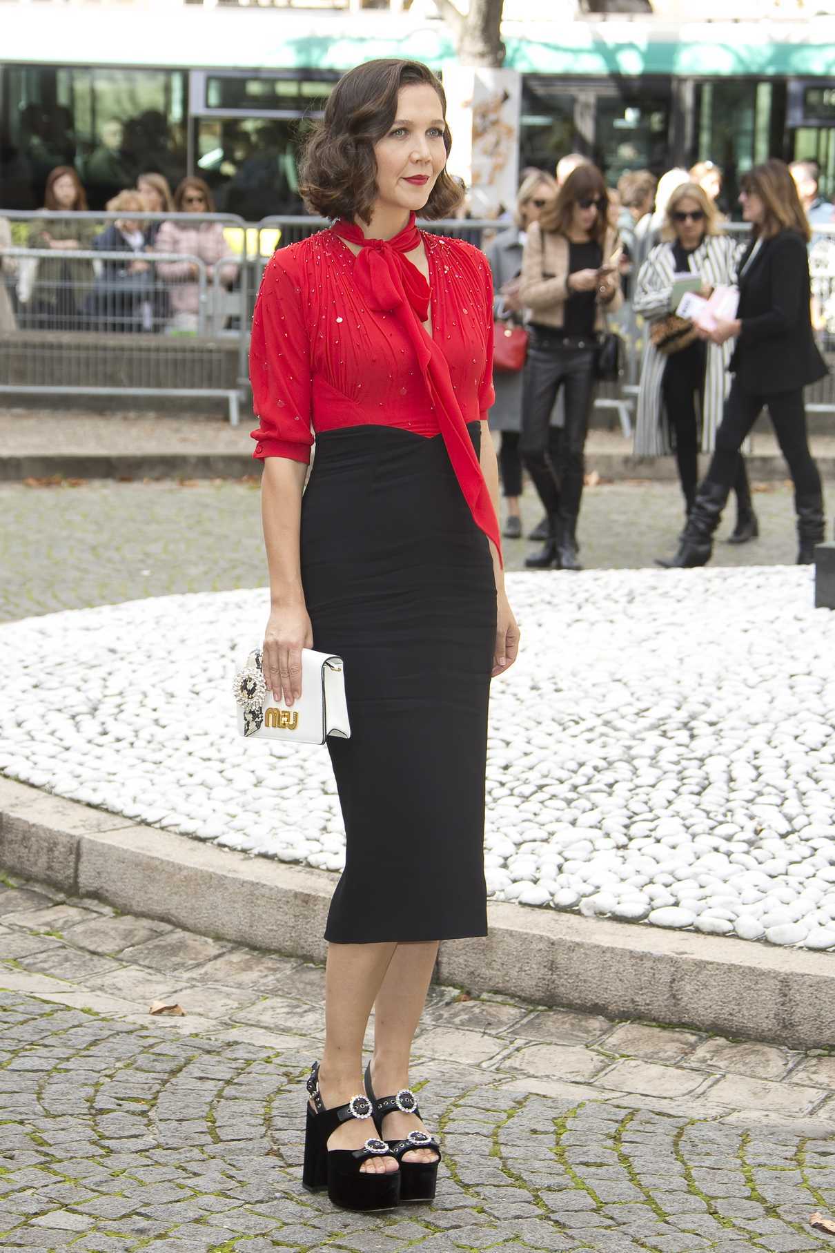 Maggie Gyllenhaal Arrives at the Miu Miu Show During Paris Fashion Week 10/03/2017-4