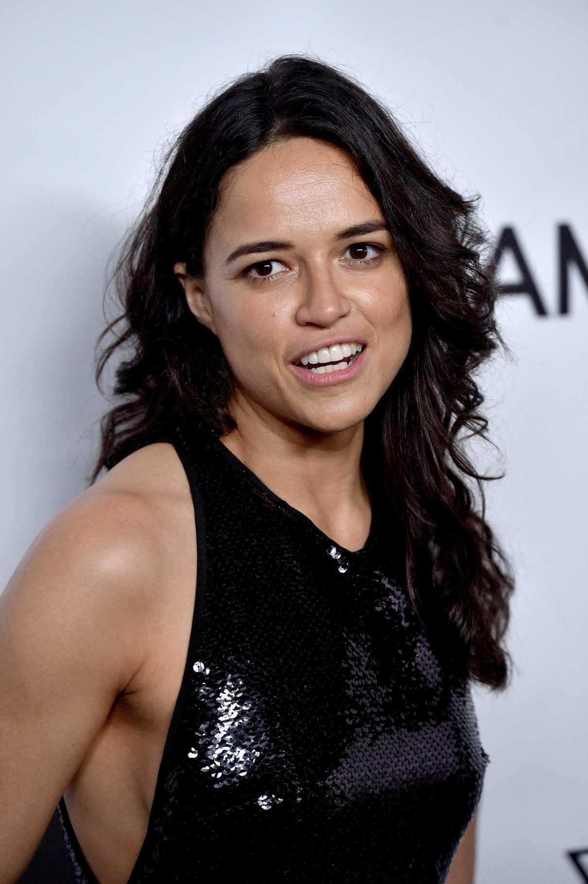 Michelle Rodriguez at the 2017 amfAR Gala Los Angeles in Beverly Hills 10/13/2017-4