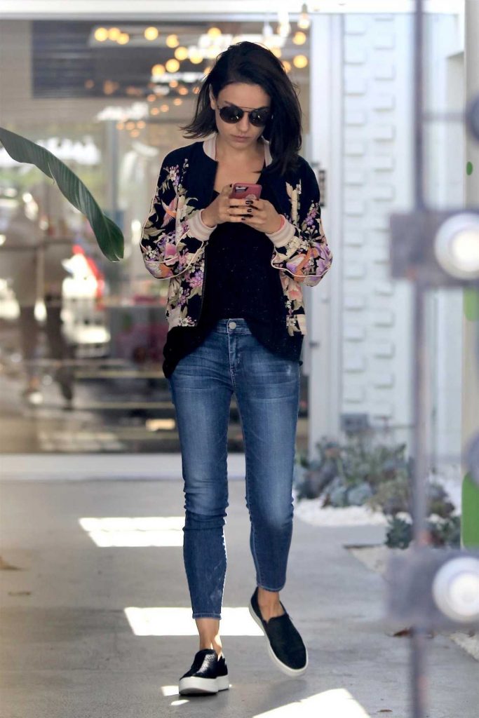 Mila Kunis Leaves the Hair Salon in West Hollywood 10/13/2017-1