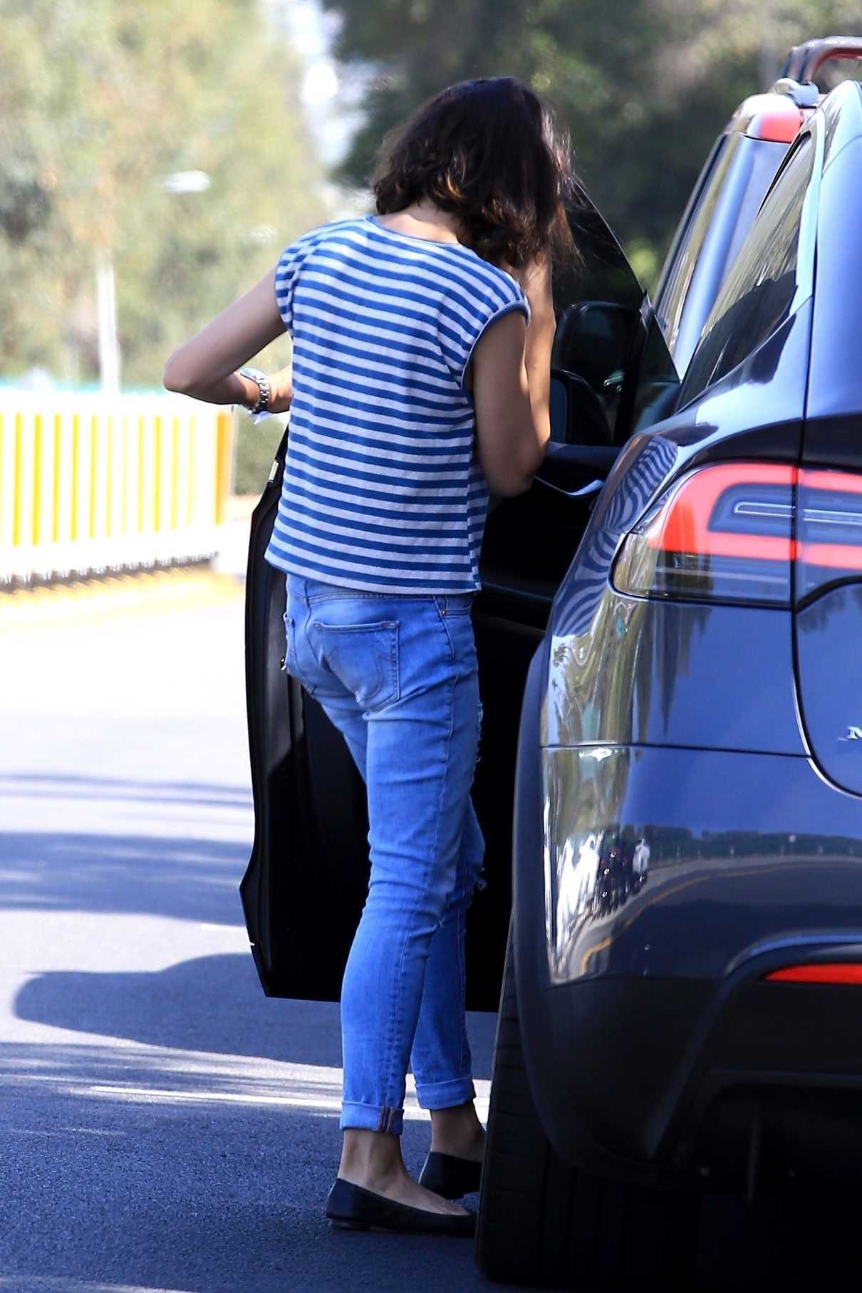 Mila Kunis Was Seen Out in Beverly Hills 10/09/2017-5