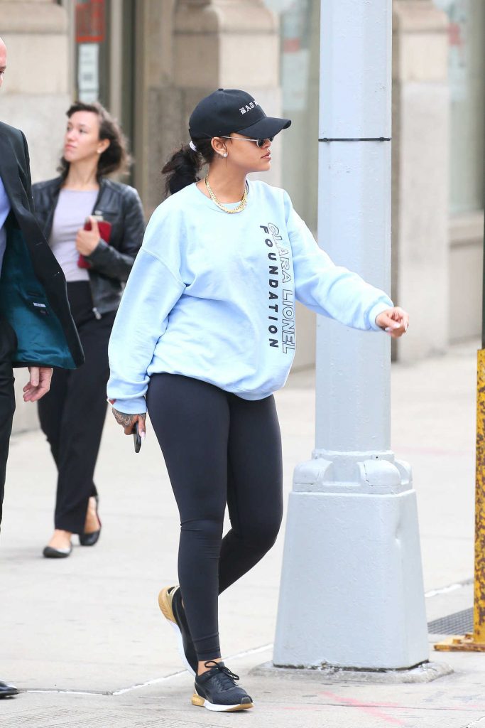 Rihanna Heads to the Gym in New York City 10/12/2017-1