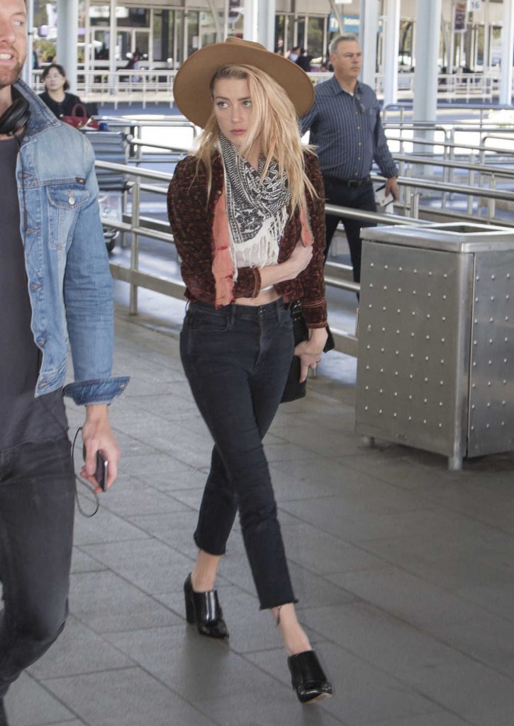 Amber Heard Was Seen Out in Sydney 11/15/2017-1