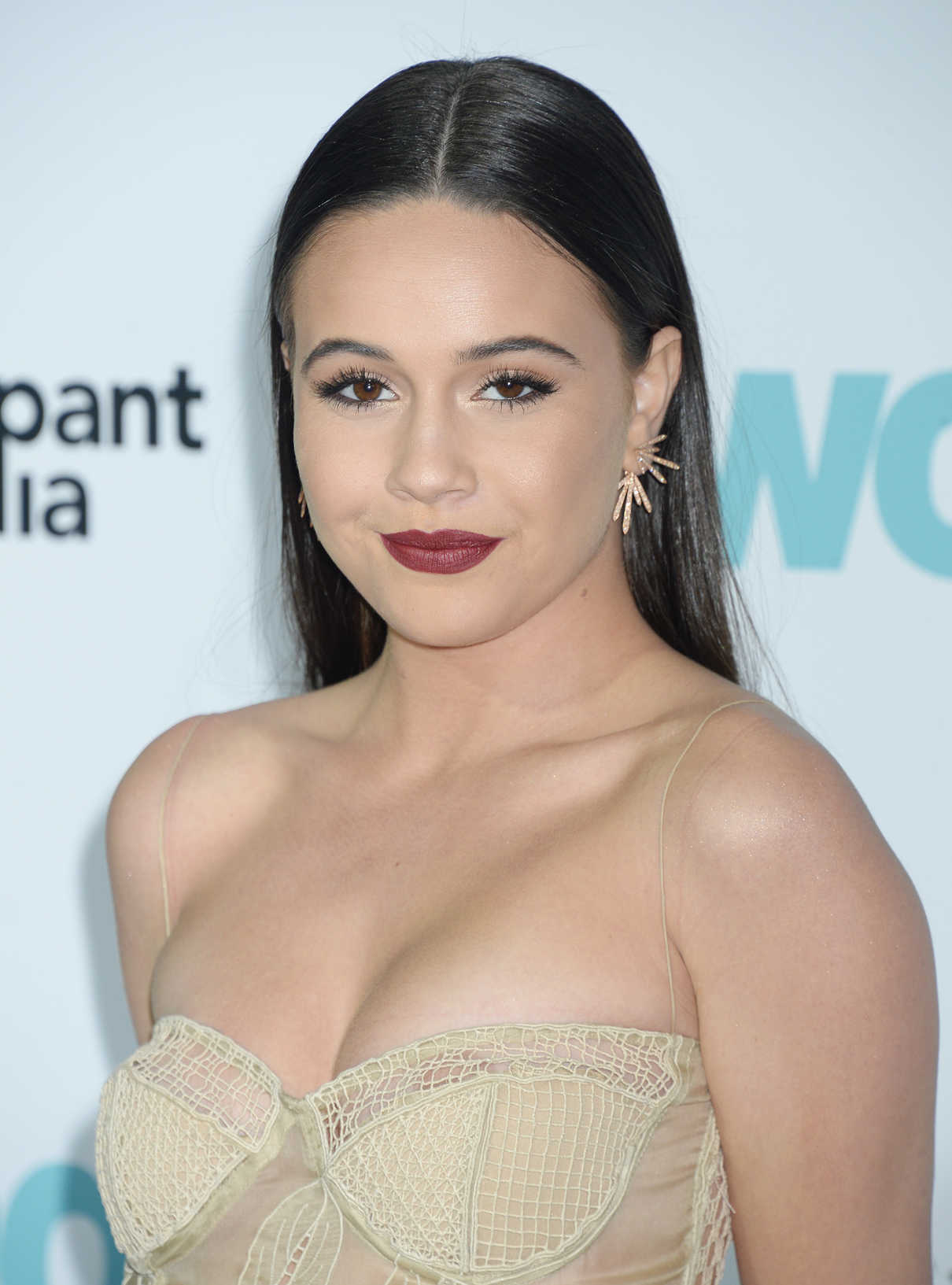 Bea Miller at the Wonder Premiere at the Regency Village Theatre in Westwood 11/14/2017-5