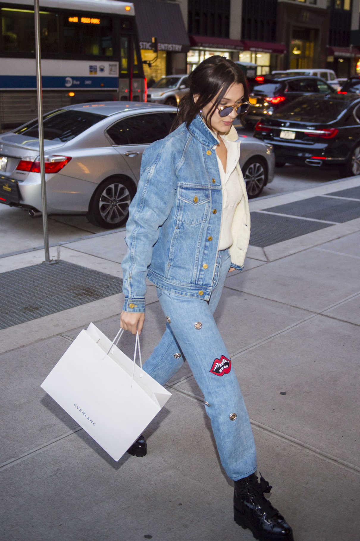 Bella Hadid Was Seen Out in New York City 11/14/2017-4
