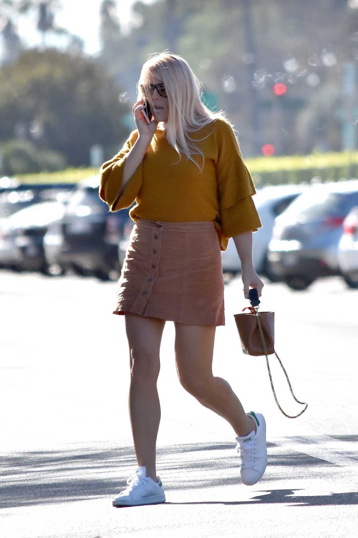 Busy Philipps Goes Shopping in Beverly Hills 11/08/2017-2