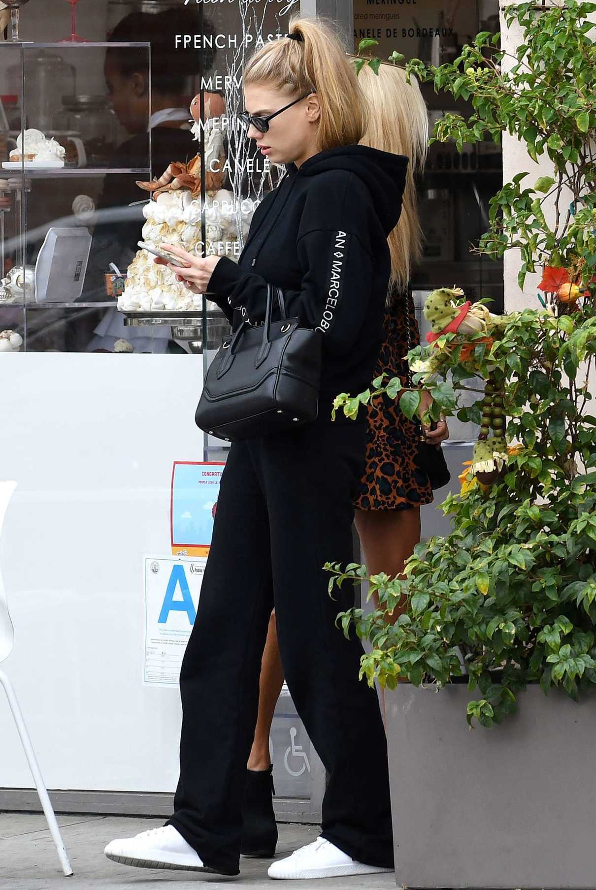 Charlotte McKinney Was Seen Out in Beverly Hills 10/31/2017-2