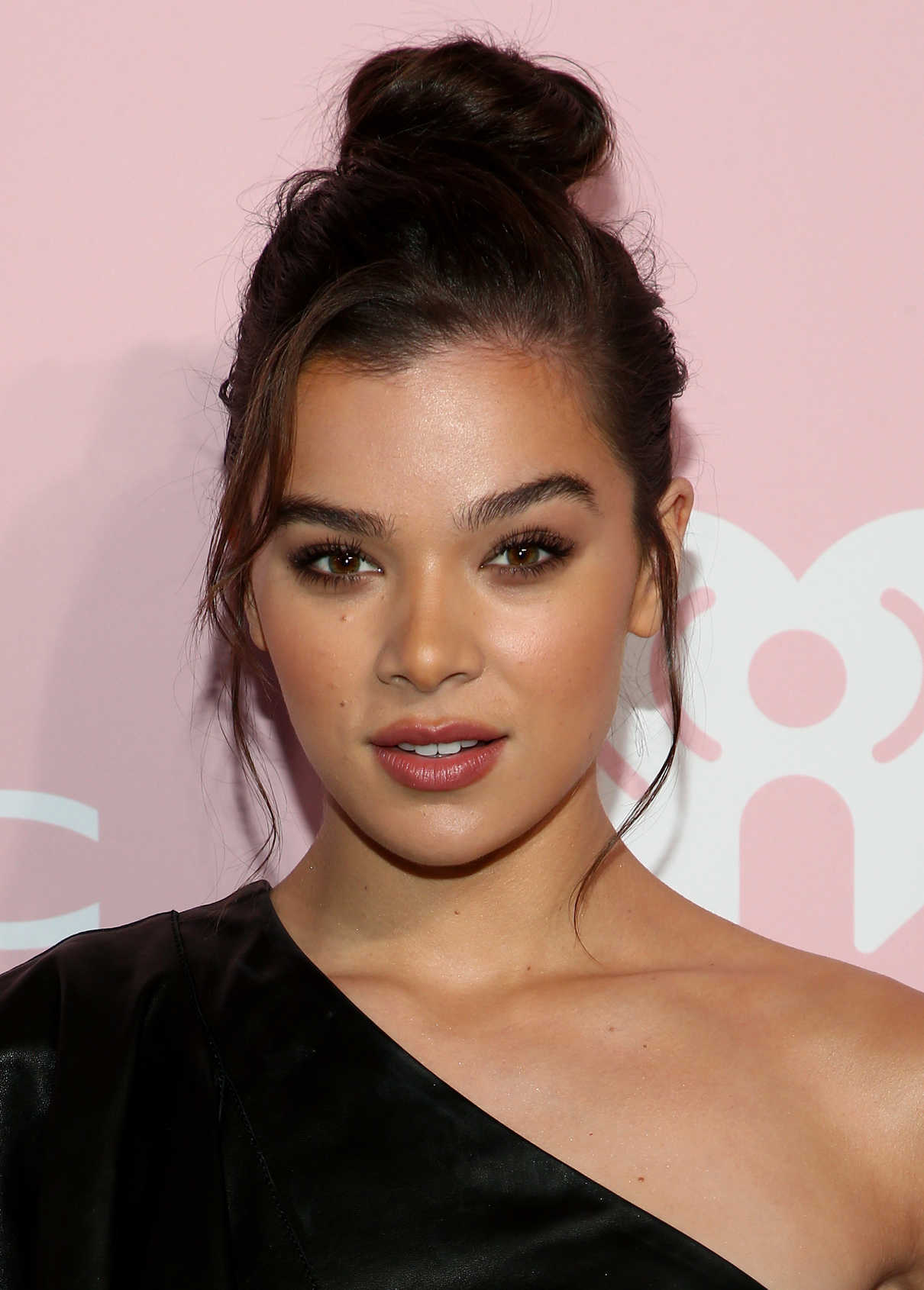 Hailee Steinfeld at the Variety Hitmakers Awards in LA 11/18/2017-5