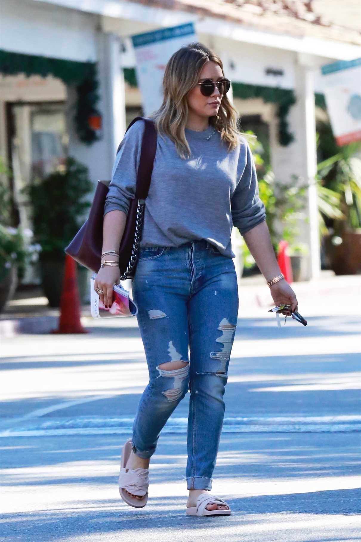 Hilary Duff Was Seen Out in Beverly HIlls 11/18/2017-2