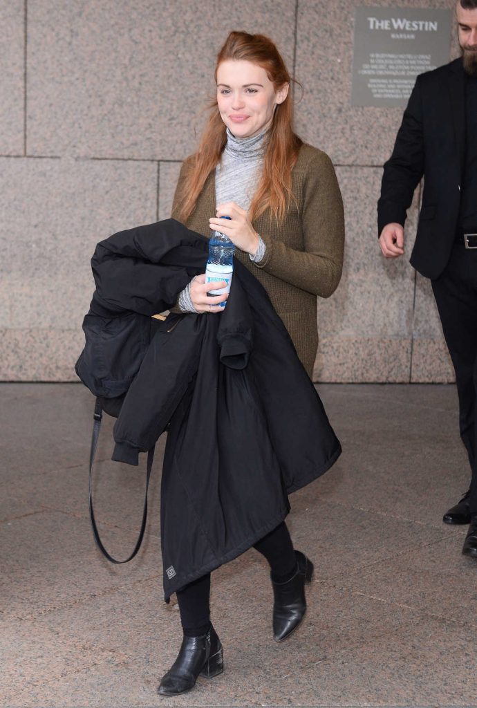 Holland Roden Leaves Her Hotel in Warsaw 11/25/2017-1