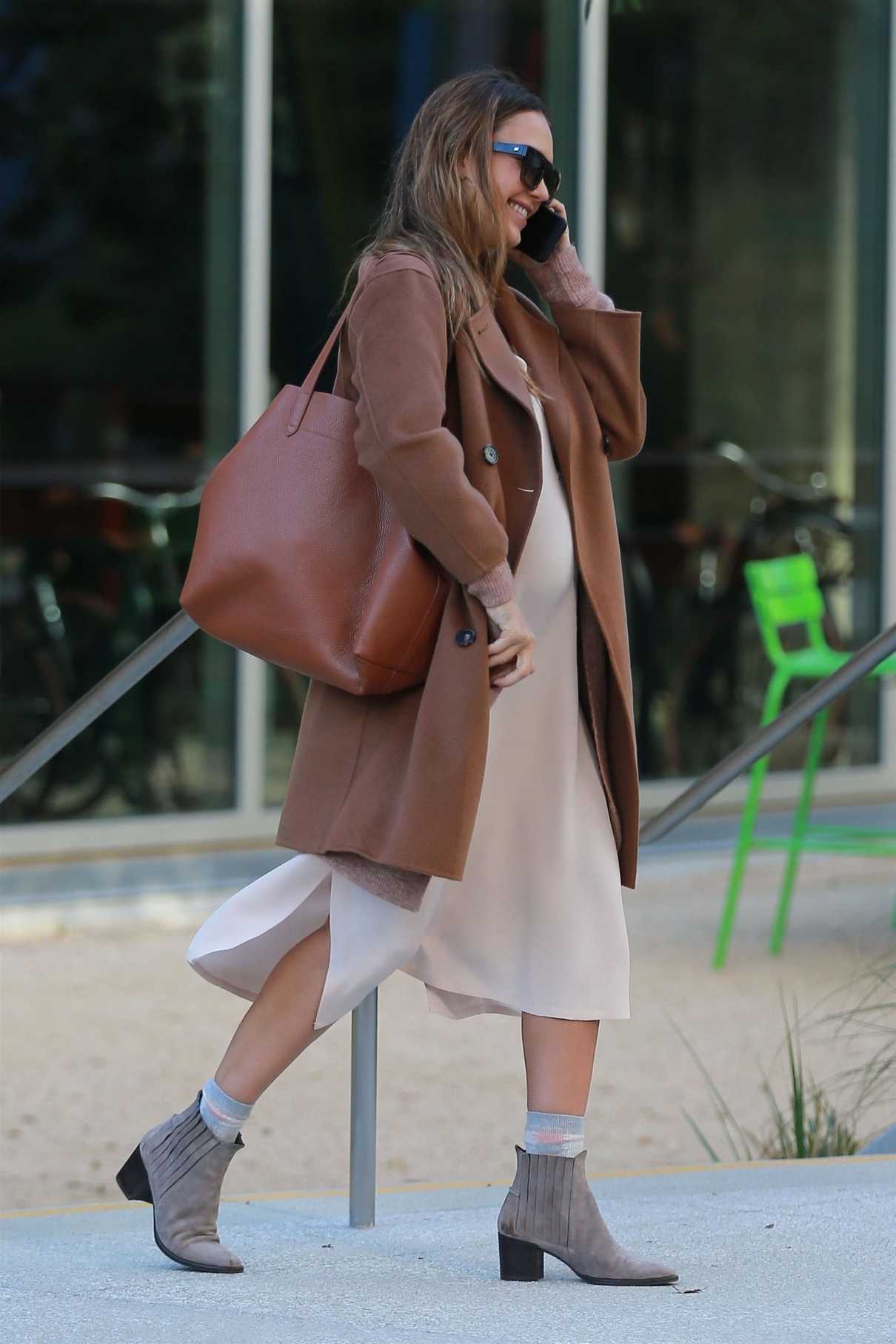Jessica Alba Was Seen Out in Los Angeles 11/09/2017-4
