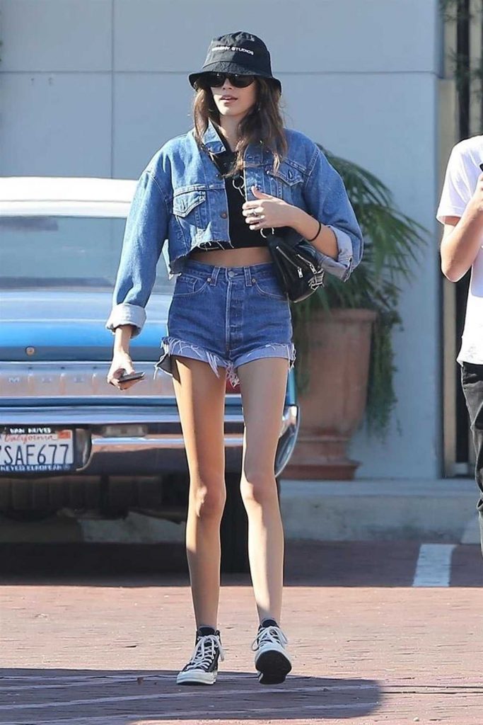 Kaia Gerber Wears a Denim Shorts Out in Malibu 11/24/2017-1