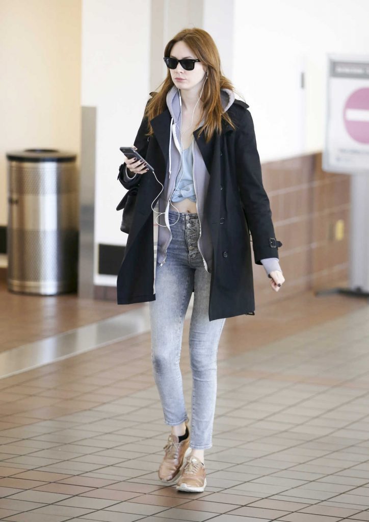 Karen Gillan Was Spotted at LAX Airport in LA 11/22/2017-1