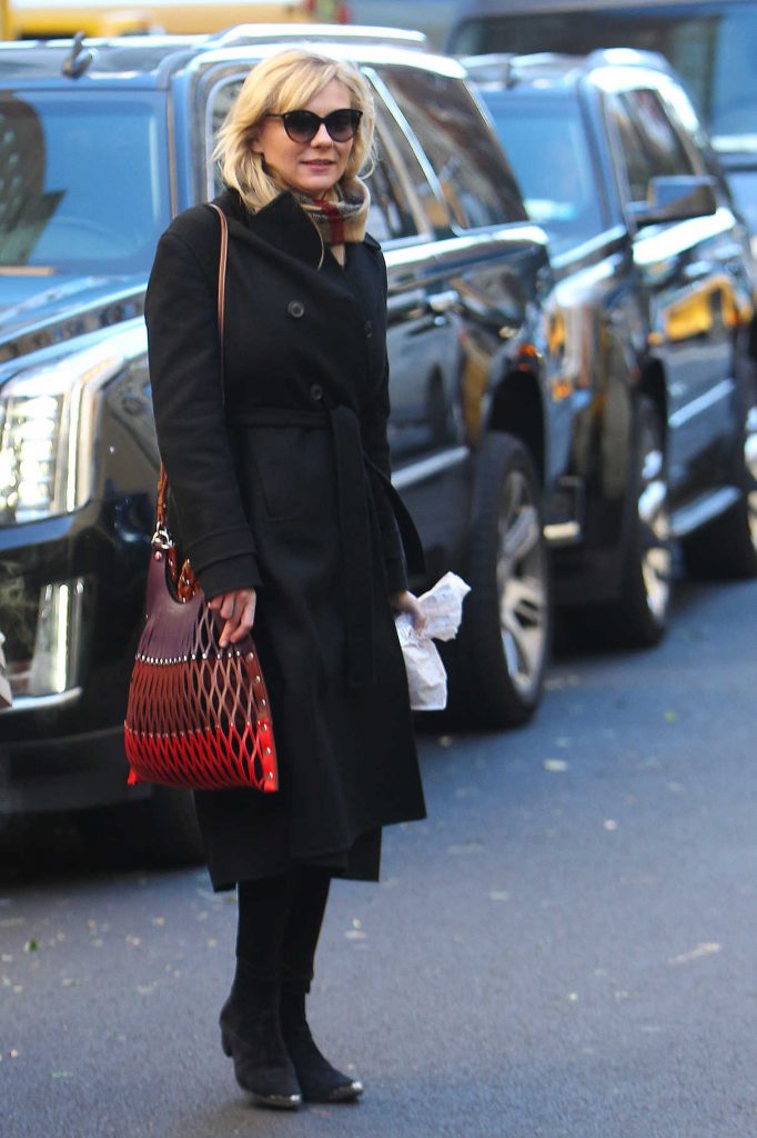 Kirsten Dunst Was Seen Out in New York City 11/17/2017-1
