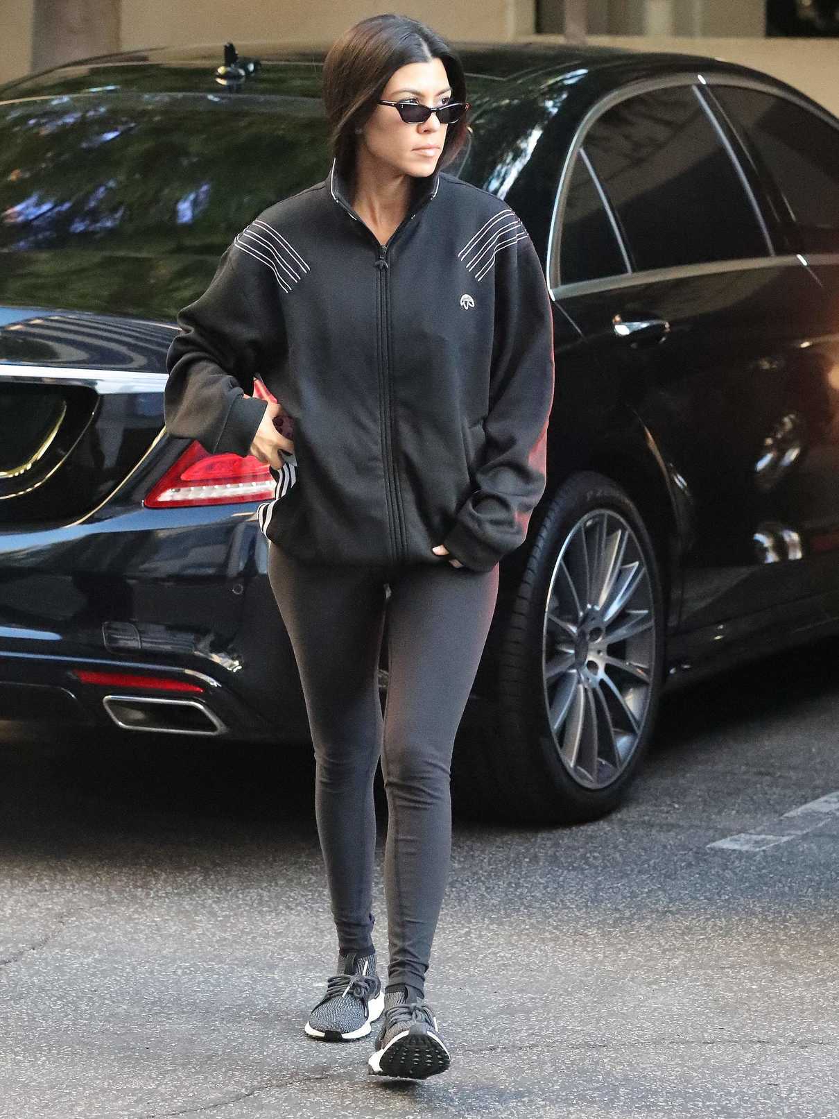 Kourtney Kardashian Was Seen Out in Los Angeles 11/14/2017-2