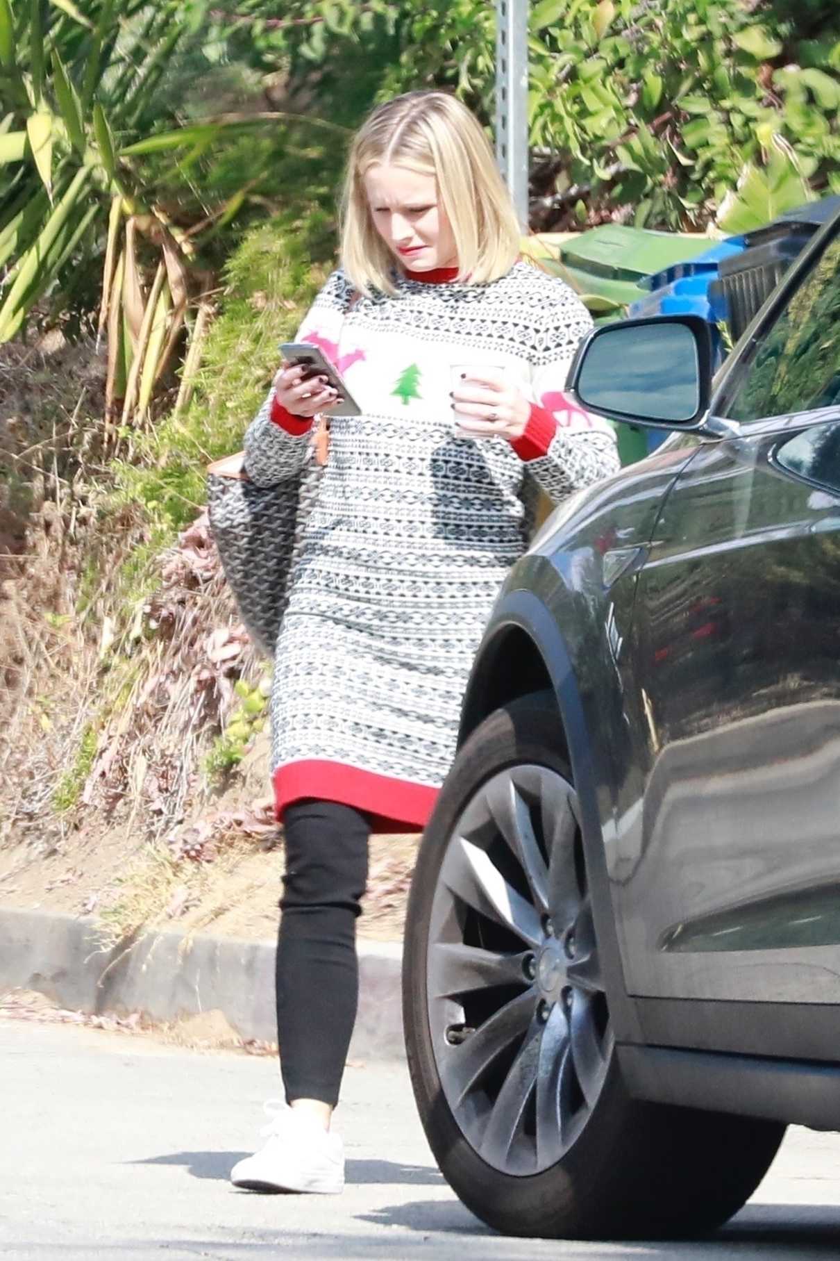 Kristen Bell Was Seen Out in Los Angeles 11/01/2017-2