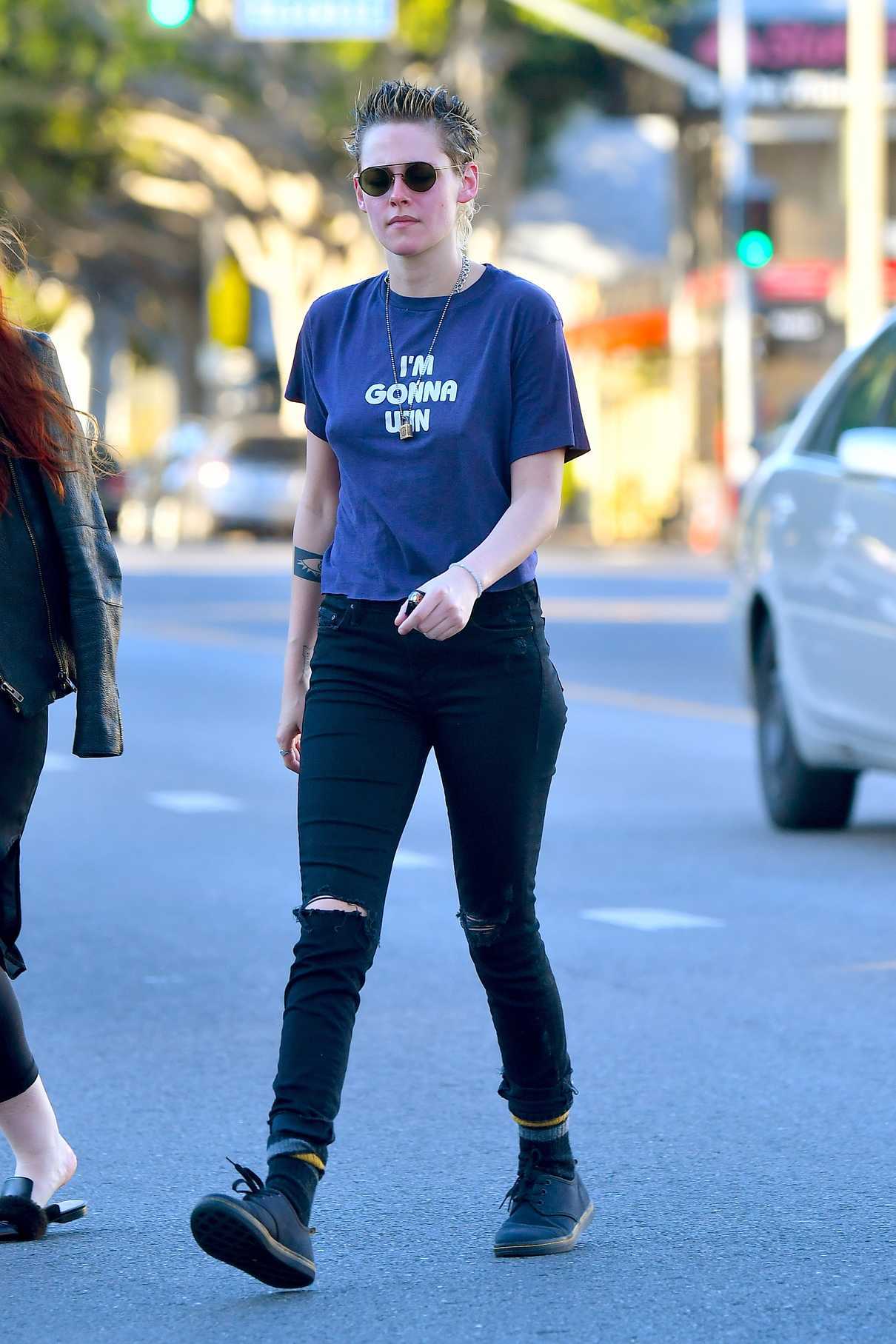 Kristen Stewart Was Seen Out in Los Angeles 11/06/2017-2