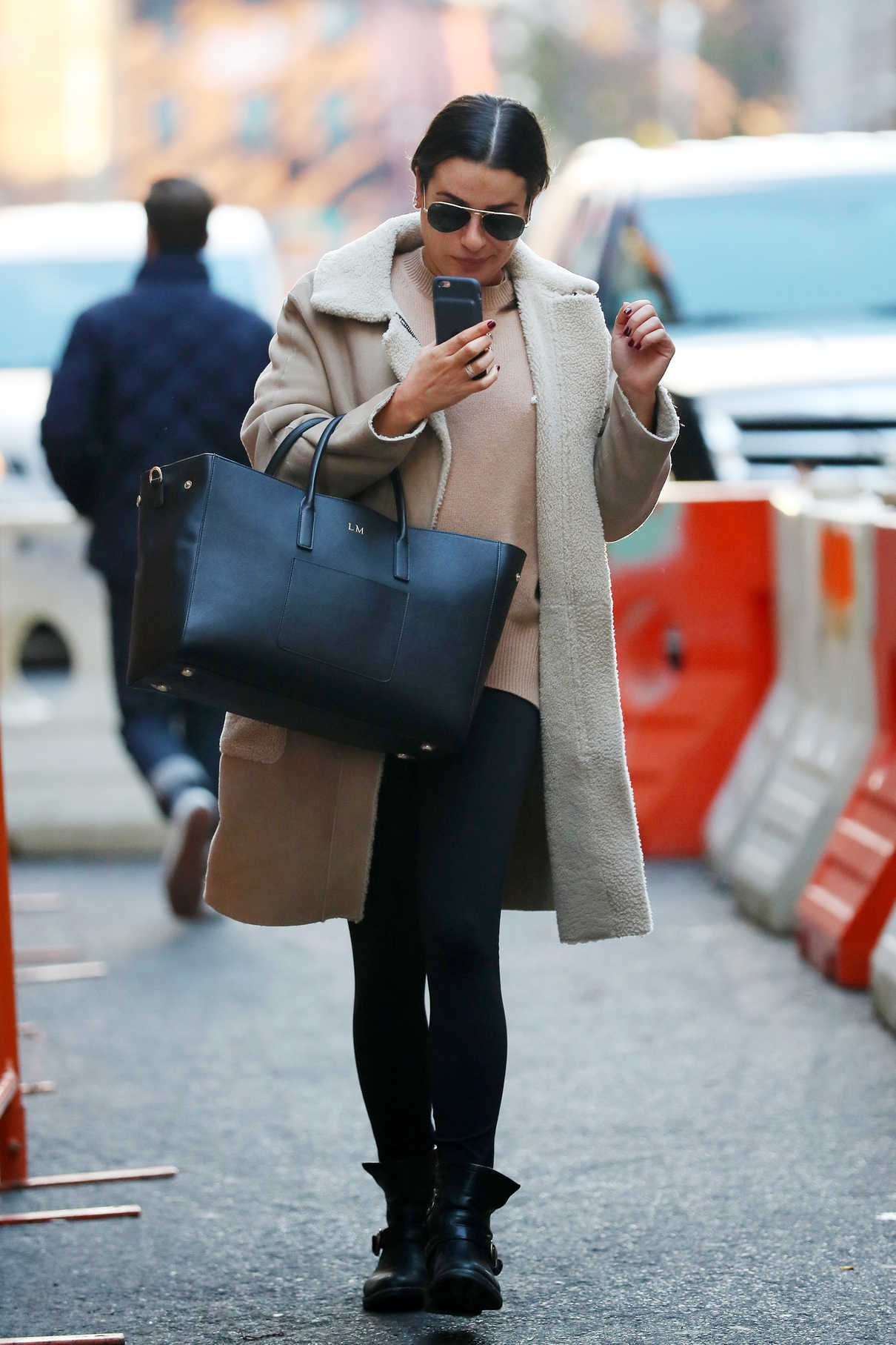 Lea Michele Arrives in New York City to Celebrate the Holidays With Family 11/20/2017-2