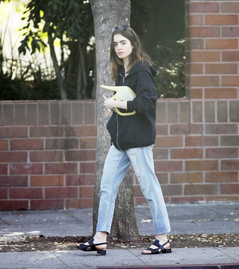 Lily Collins Buys a Watering Pitcher in Beverly Hills 11/26/2017-1