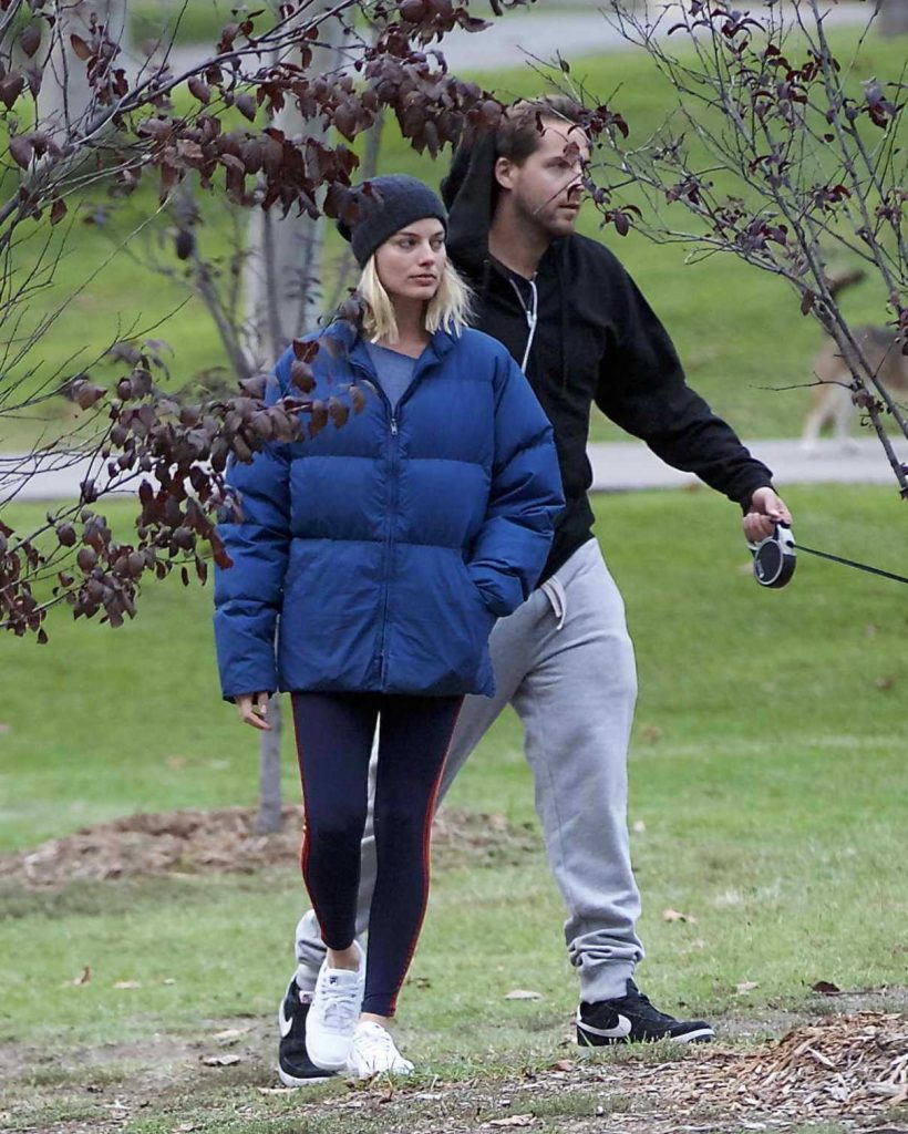 Margot Robbie Was Seen at a Park in Los Angeles 11/02/2017-1