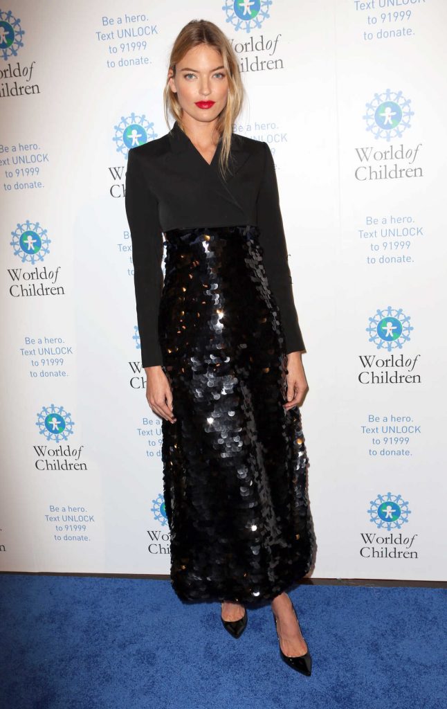 Martha Hunt Attends 2017 World of Children Awards at 583 Park Avenue in NYC 11/02/2017-1
