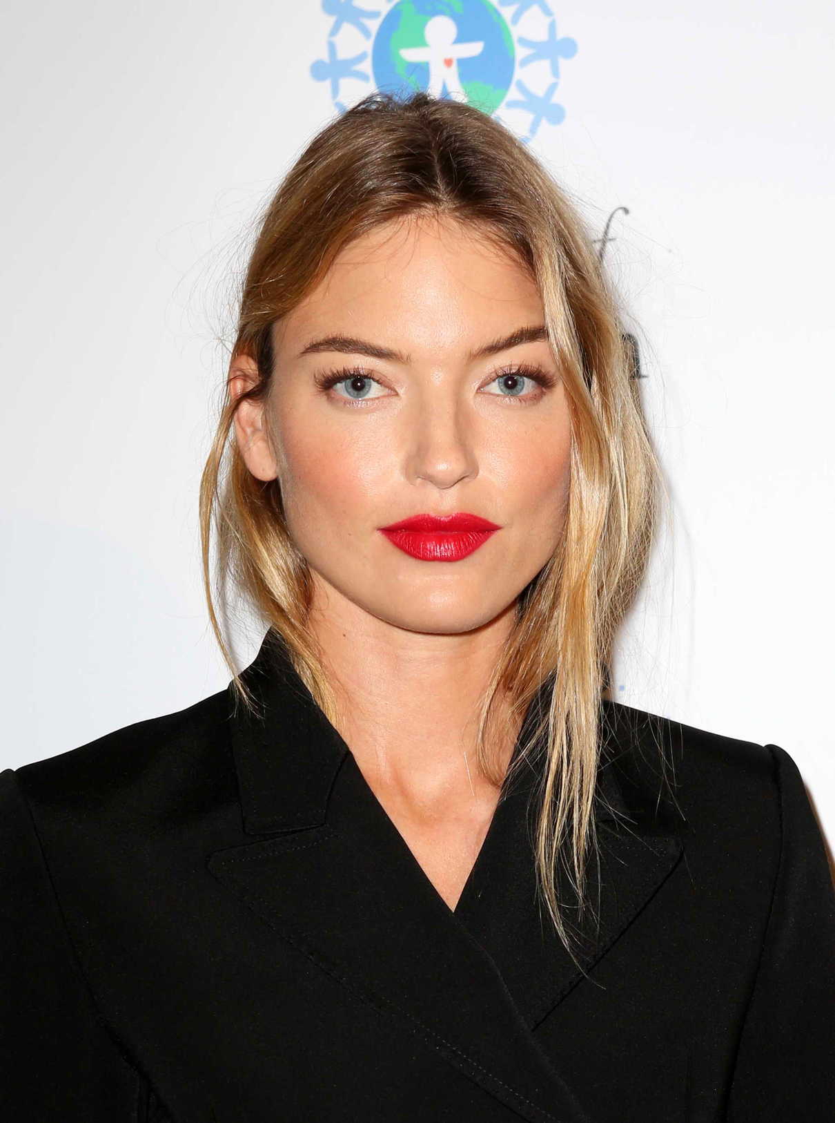 Martha Hunt Attends 2017 World of Children Awards at 583 Park Avenue in NYC 11/02/2017-5