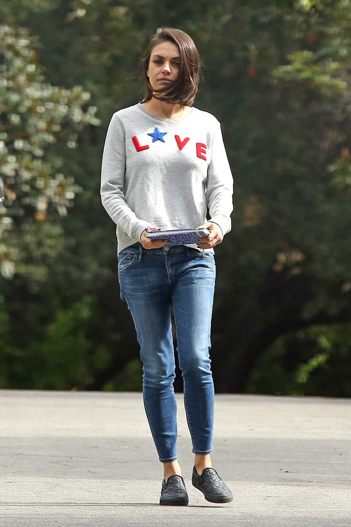 Mila Kunis Was Seen in a Love Sweatshirt Out in LA 11/10/2017-4