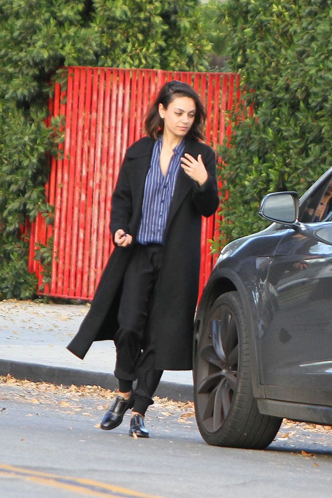 Mila Kunis Was Seen Out in LA 11/29/2017-1