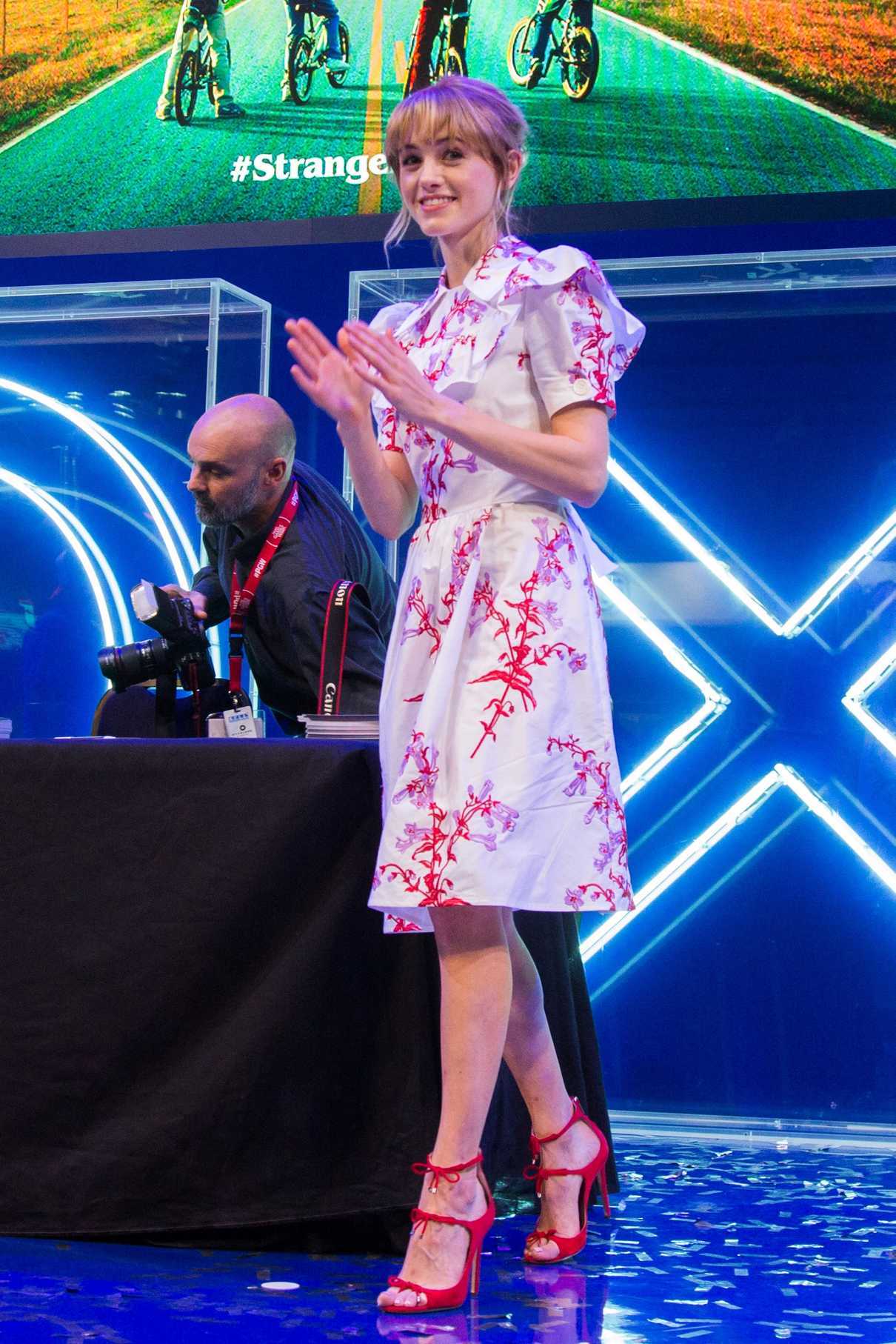 Natalia Dyer at the Playstation Stand During 2017 Paris Games Week in Paris 11/02/2017-3