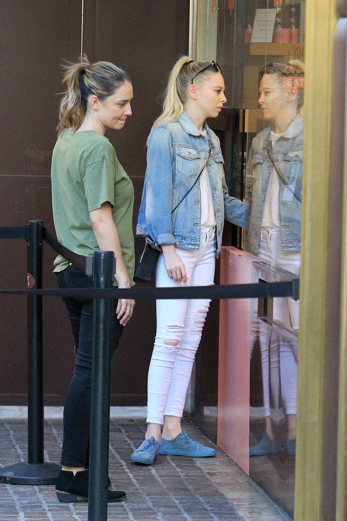 Portia Doubleday Was Seen With a Friend at The Grove in West Hollywood 11/21/2017-4