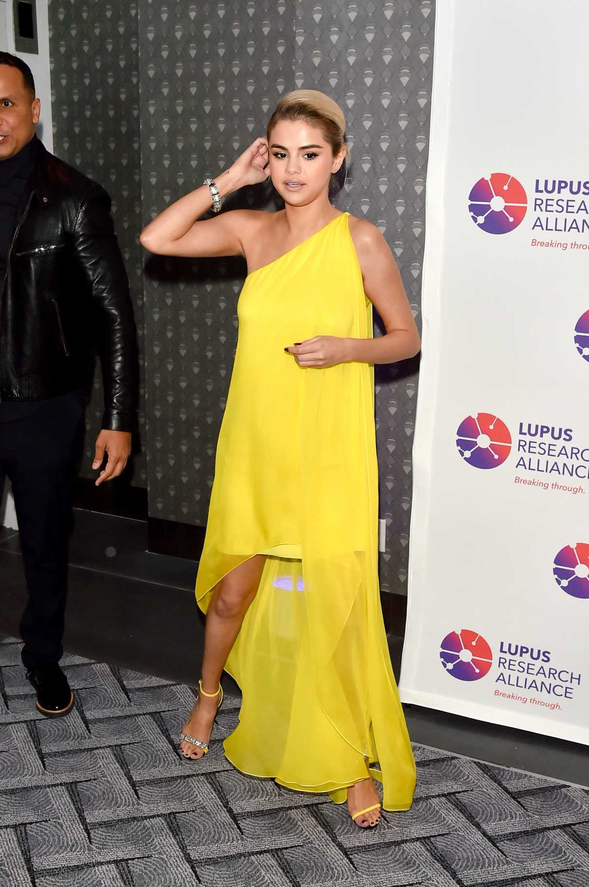 Selena Gomez at the Lupus Research Alliance Breaking Through Lupus Gala in New York 11/20/2017-3