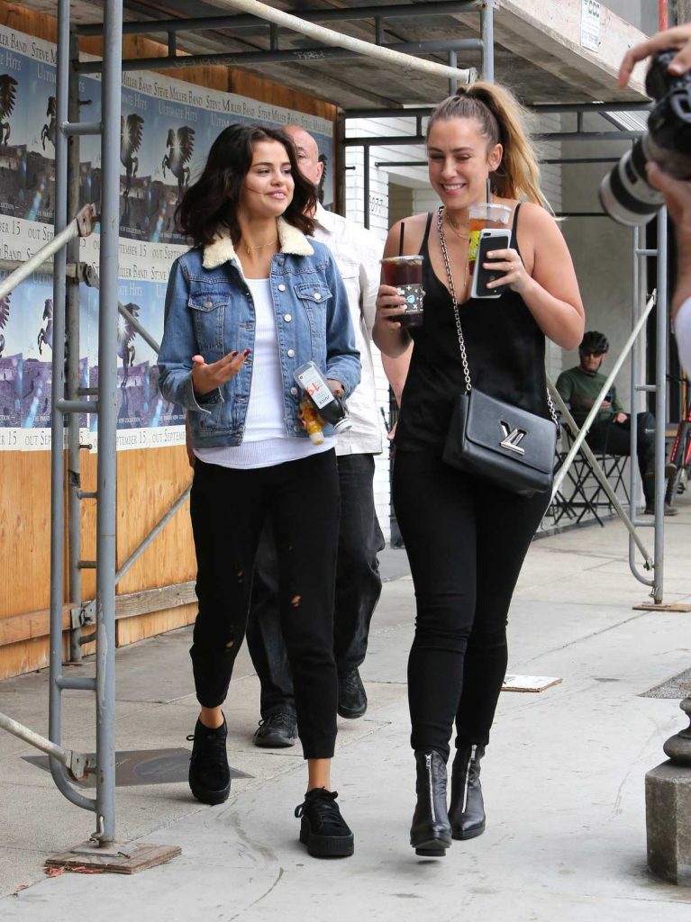 Selena Gomez Grabs an Ice Tea With a Friend at Alfred Coffee in Studio City 11/02/2017-1