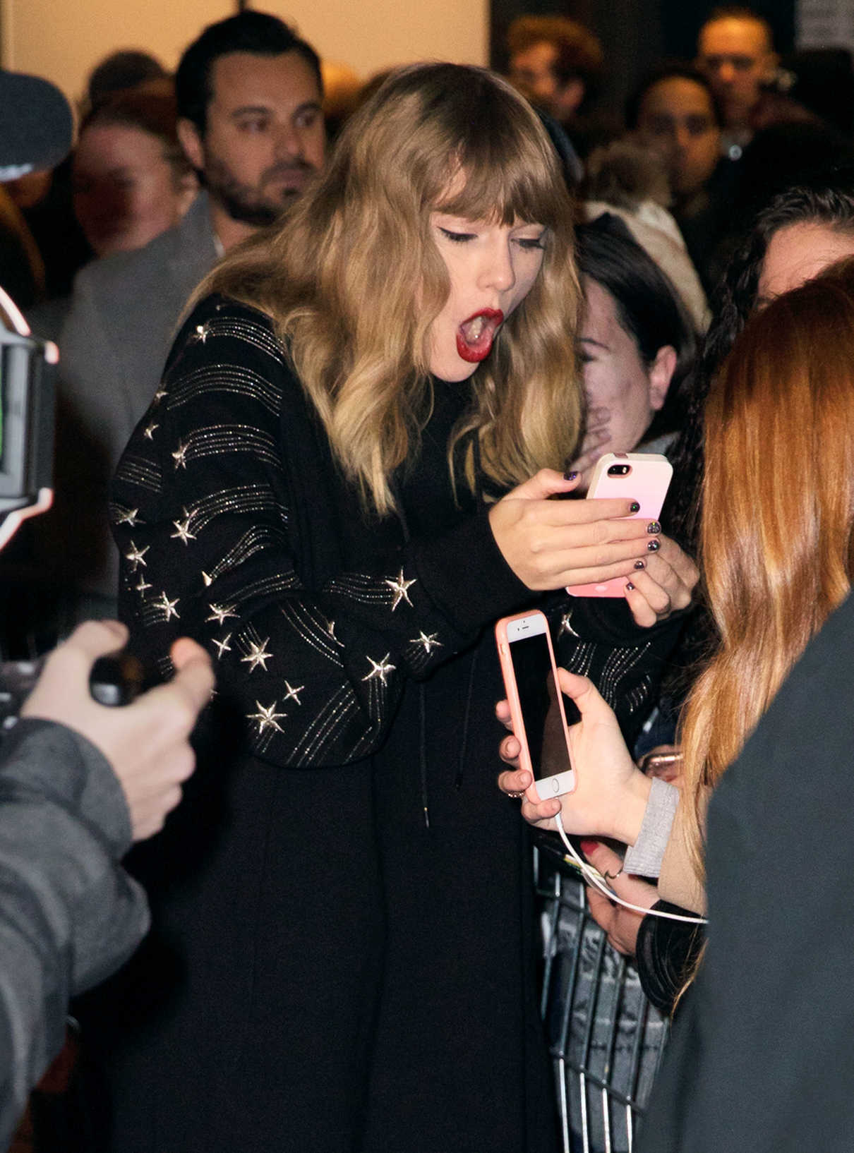 Taylor Swift Greets Fans Out in New York City 11/12/2017-2