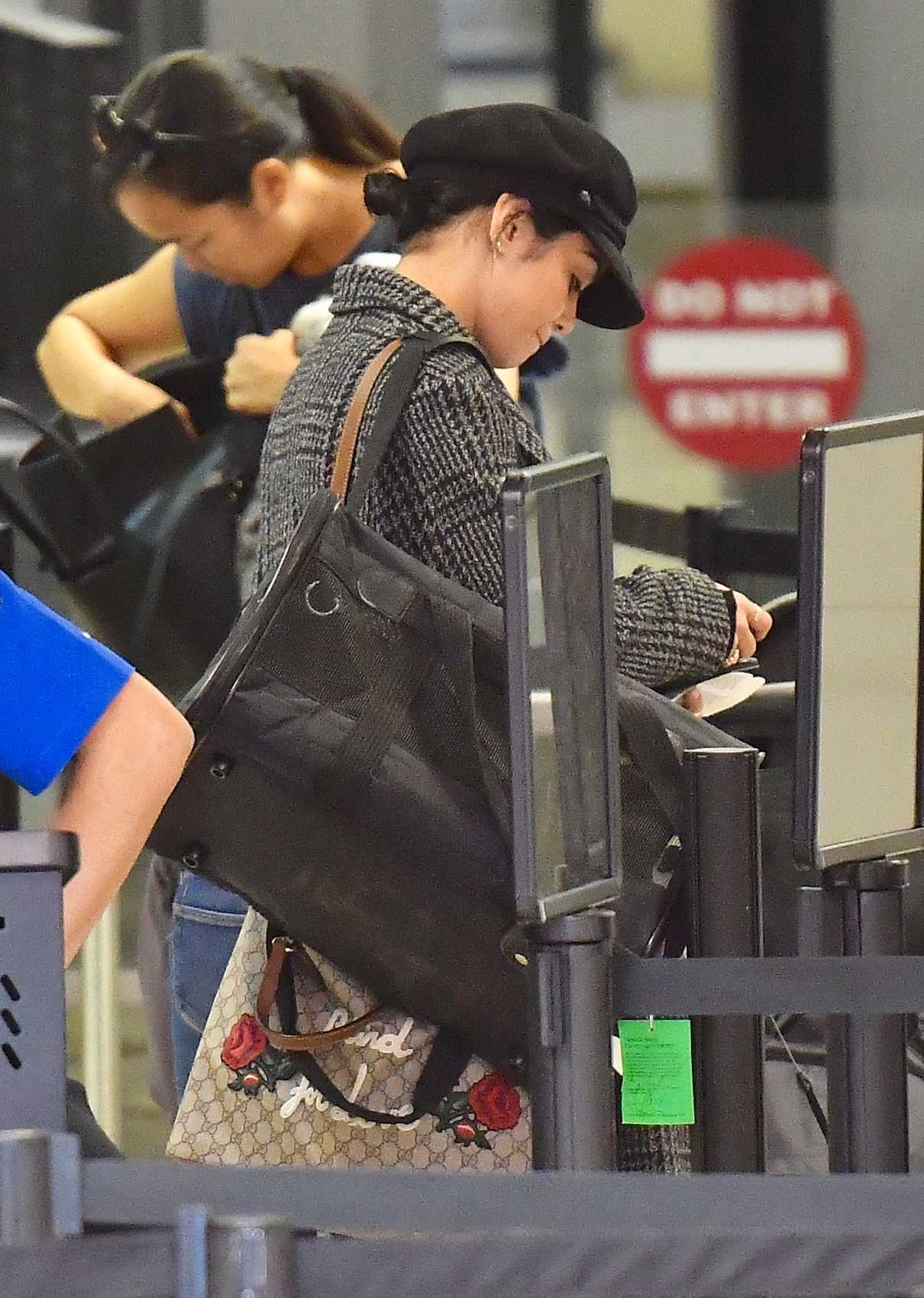 Vanessa Hudgens Was Spotted at LAX Airport in LA 11/19/2017-5