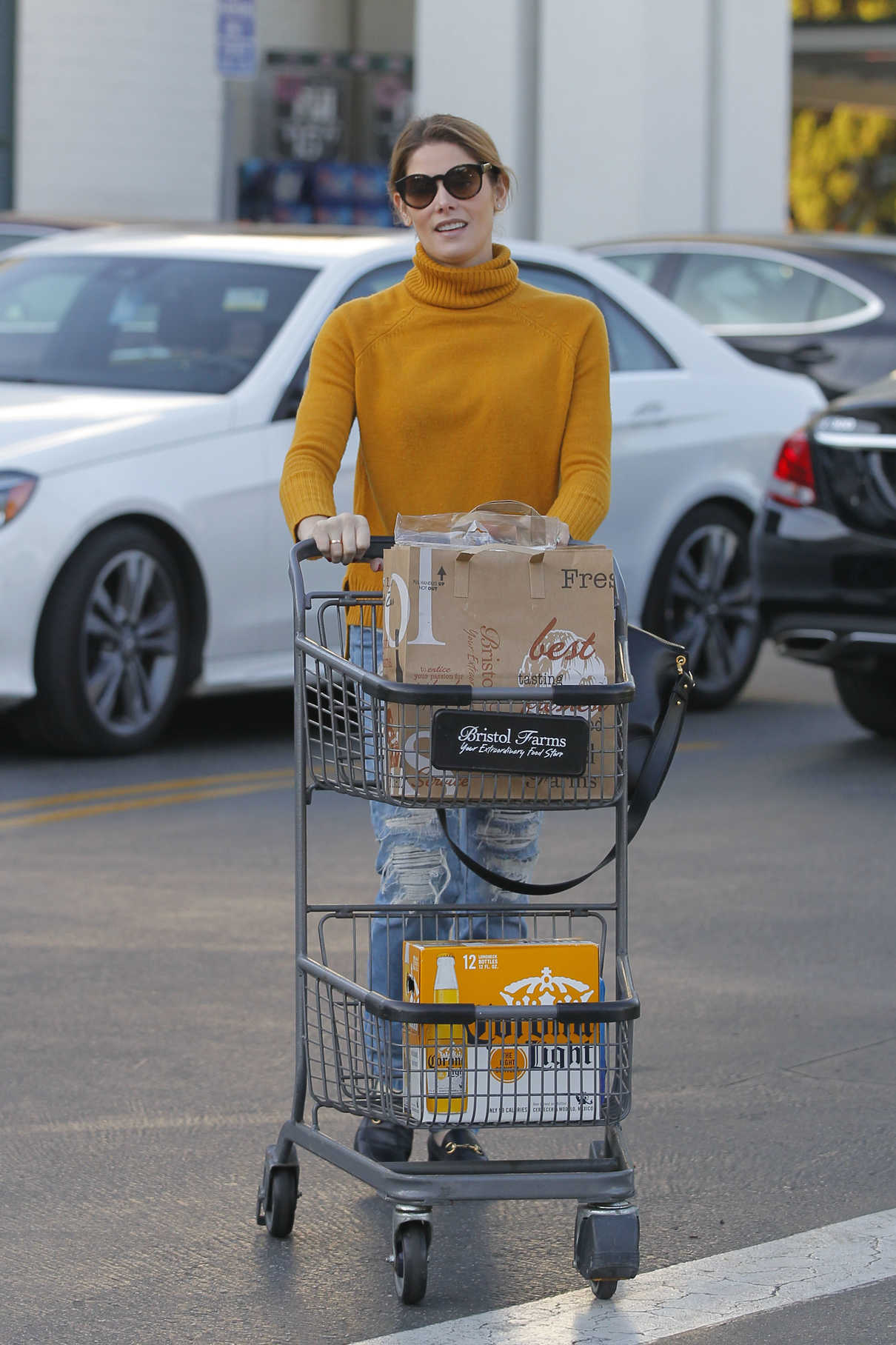 Ashley Greene Goes Grocery Shopping at Bristol Farms in Beverly Hills 12/19/2017-3