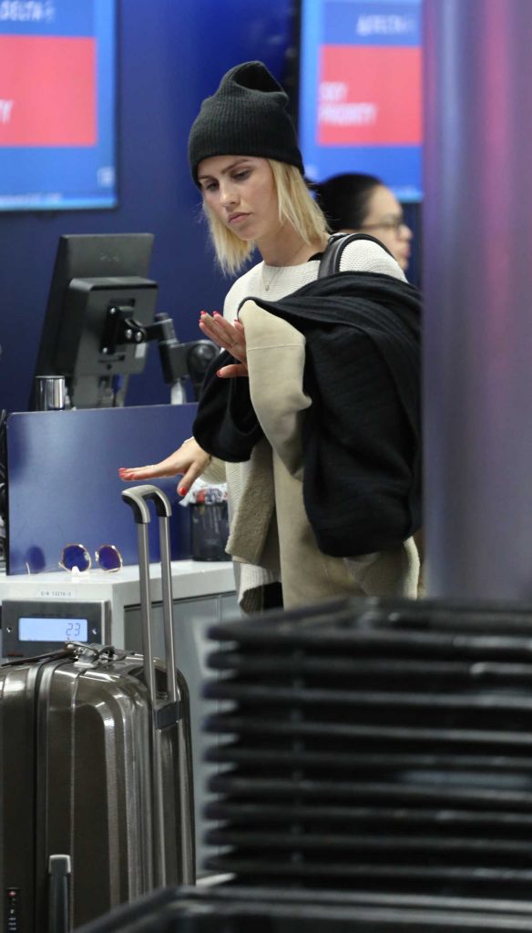 Claire Holt Was Seen at LAX Airport in Los Angeles 11/29/2017-1